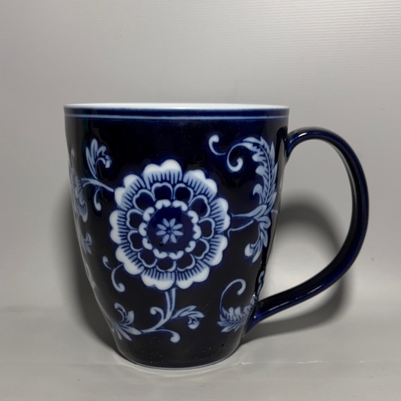 Pier 1 Mandarin Cobalt Blue and White Porcelain Coffee Mug Holds 14 Oz  Retired